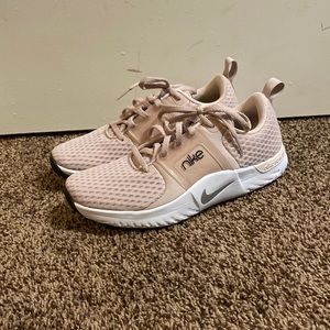 Nike women’s, size 7.5, great for walking around or gym